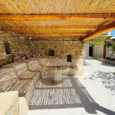 Stone Built Ferretti * Plintri