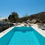 فيلة Stone Built Ferretti Plintri