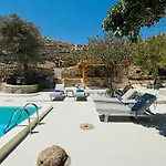 فيلة Stone Built Ferretti